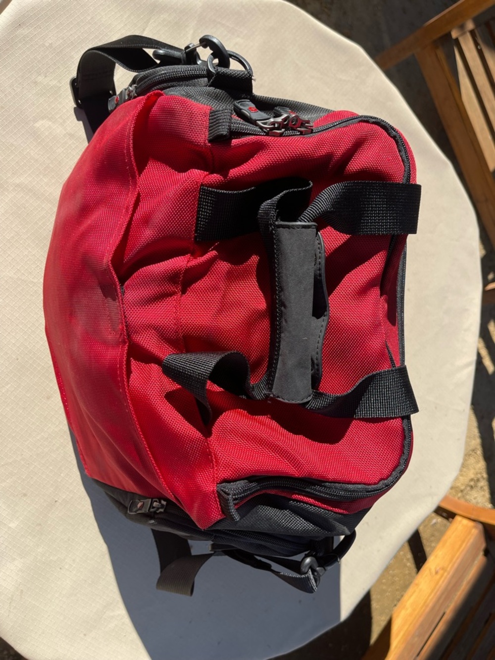 VICTORINOX Red Carry-On Bag w/ Detachable Shoulder Strap - Picture 5 of 9